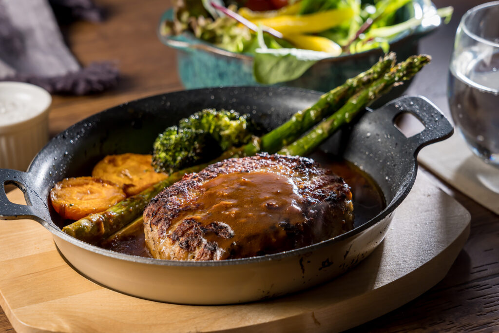 ピザ以外にハンバーグなども調理可能