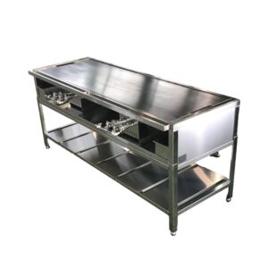 鉄板焼きカウンターの斜め横画像