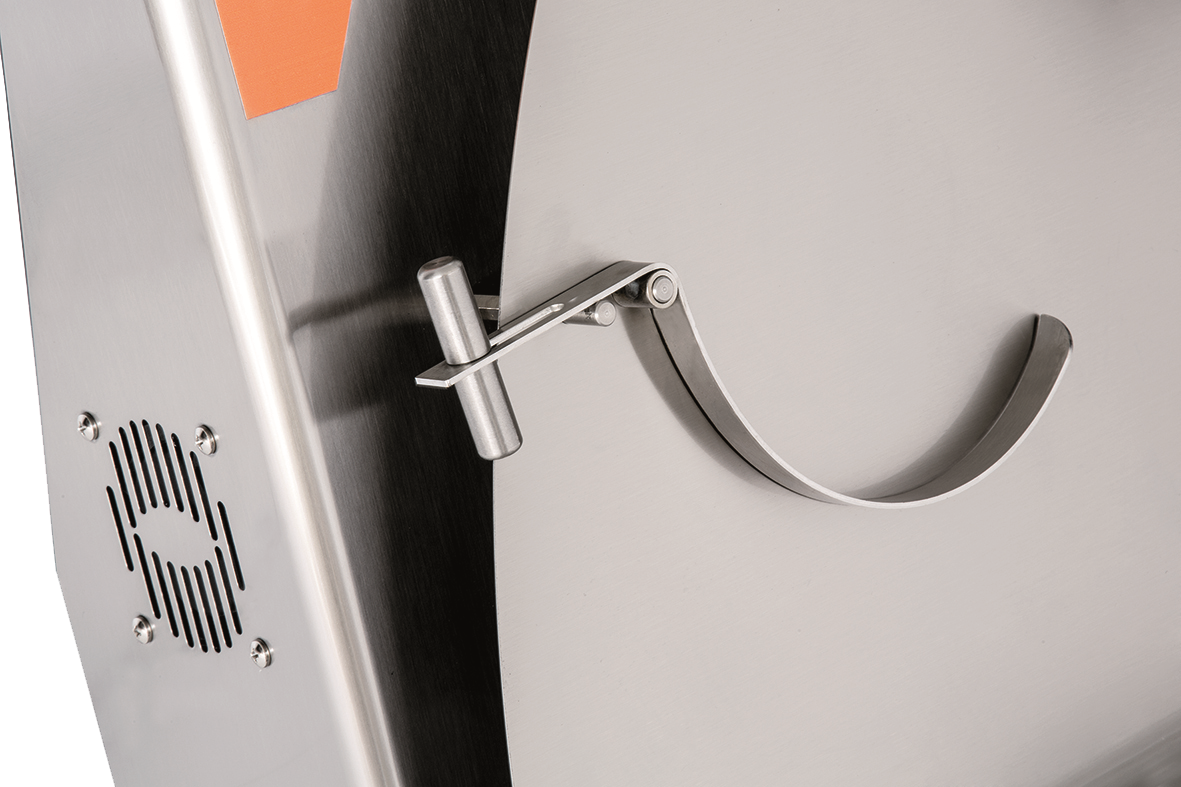 プロの現場に応える安全性と「ギア駆動」の耐久性